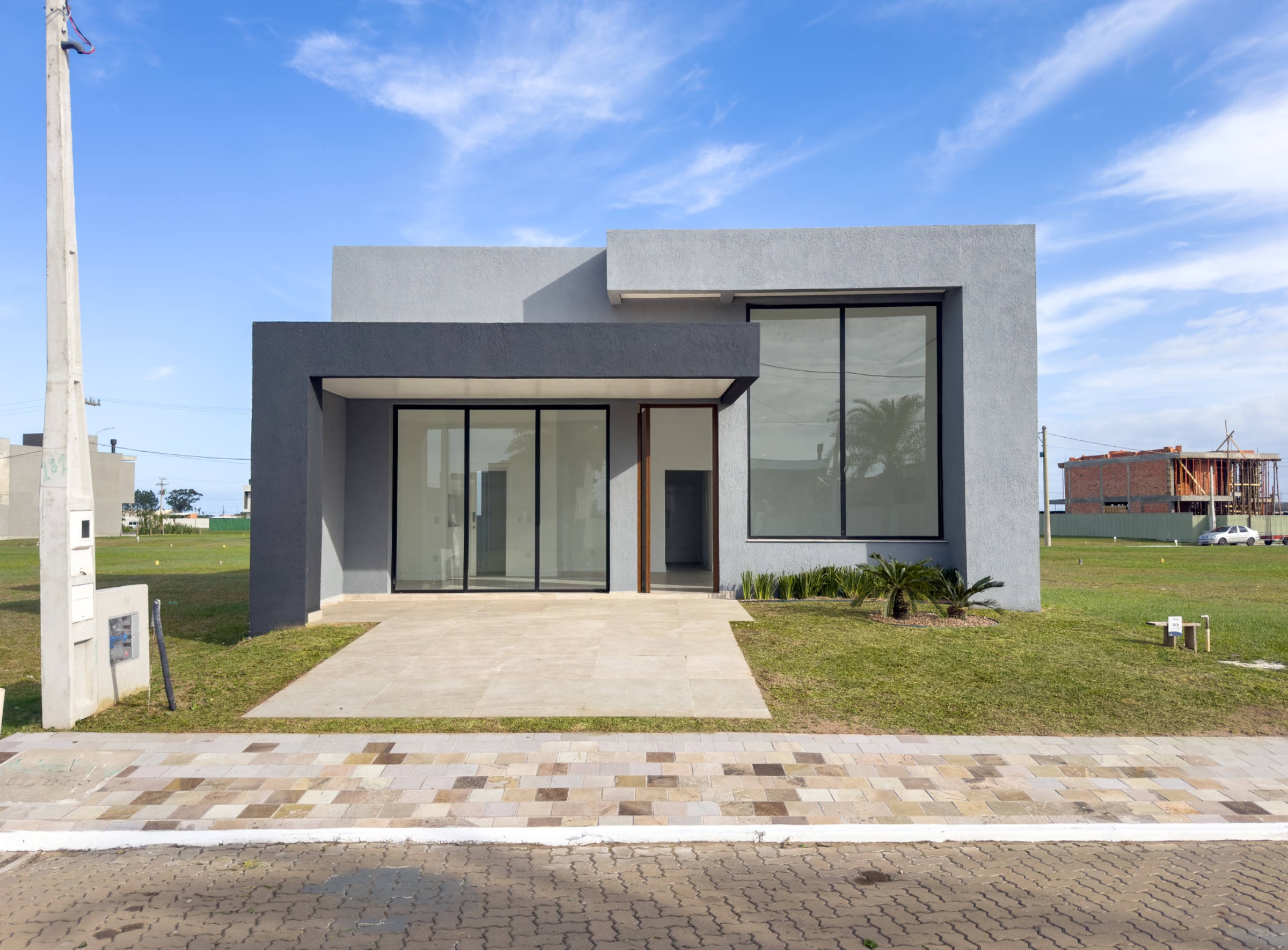 Espaçosa Casa Térrea com 3 Suítes no Condomínio Allure