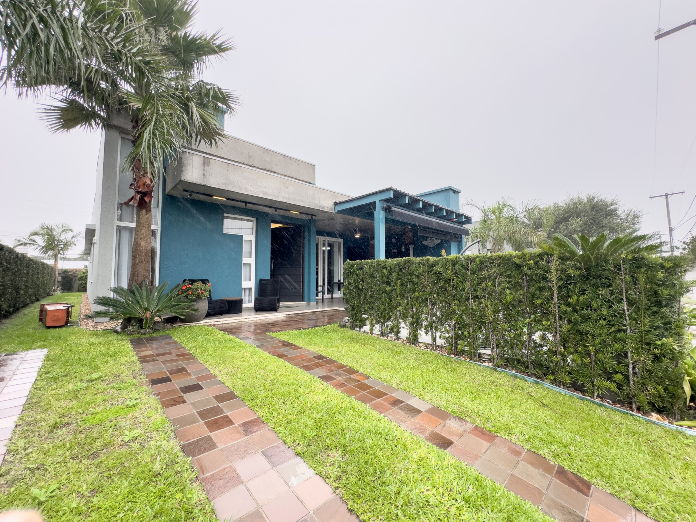 Casa mobiliada com 4 suítes no Condomínio Quintas do Lago · 208,11 m² · Piscina
