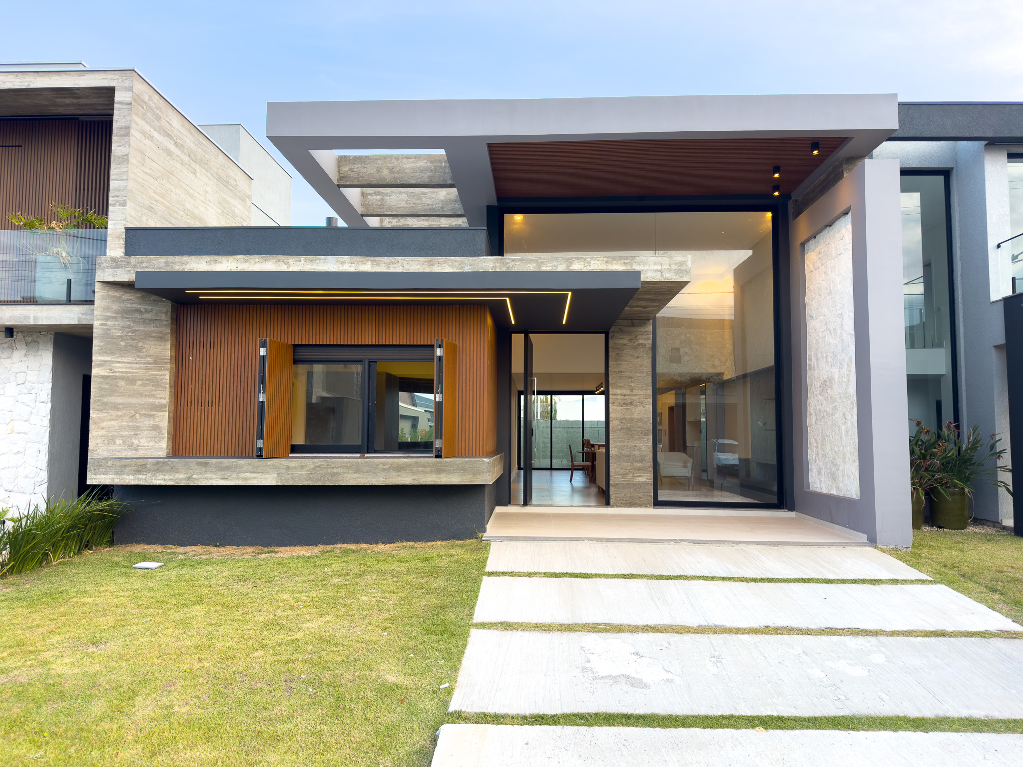Casa térrea com 4 suítes no Condomínio Sunset · 150 m²