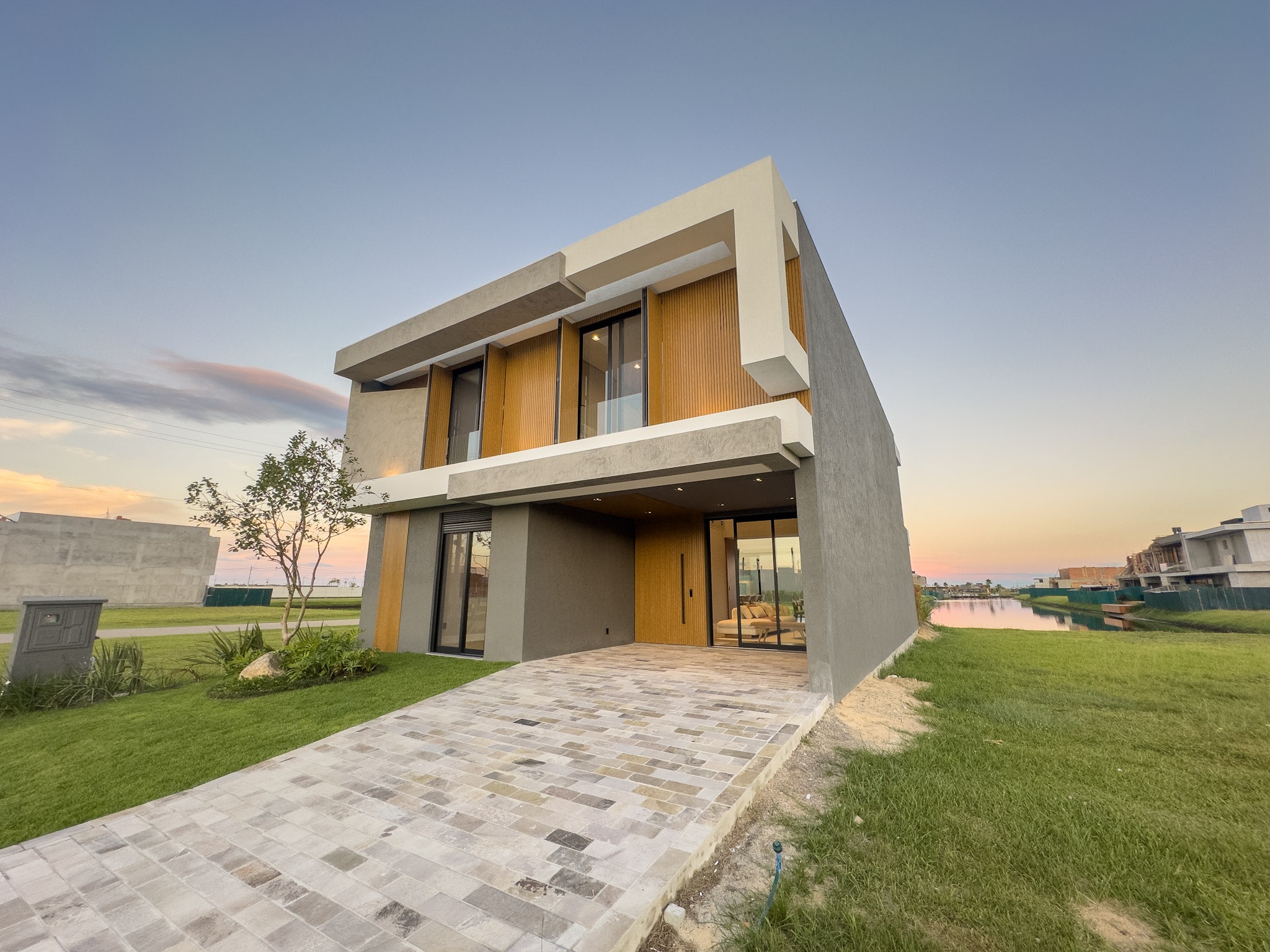 Casa mobiliada com 5 suítes no Condomínio Zen · 260 m² · Piscina
